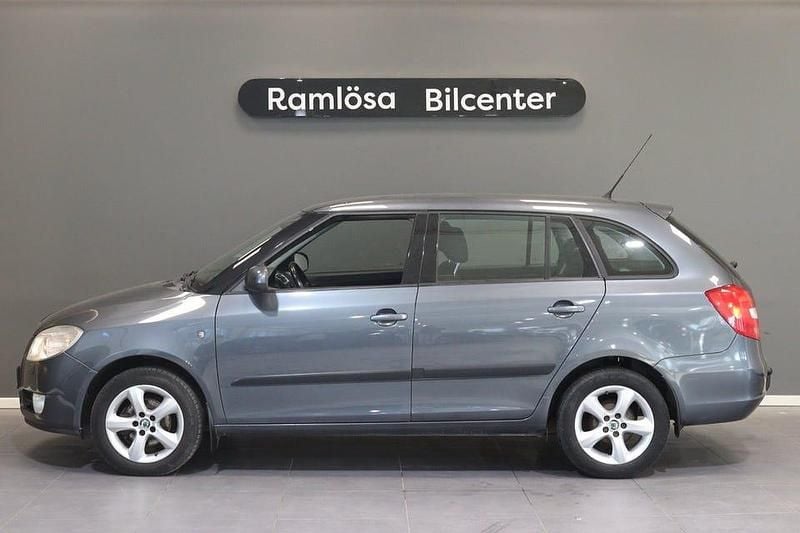 Begagnad Skoda Fabia 69 HK (50 kW) 2009 Mörkgrå Kombi