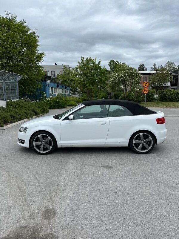 Vit Begagnad 2011 Audi A3 Cabriolet S-Line Cab | 134 900 kr (Superpris) - Bild 1/4