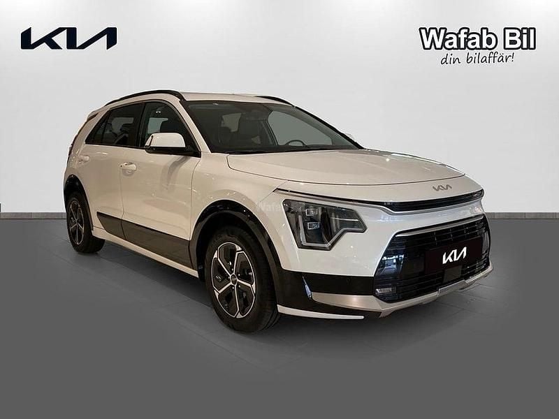 Begagnad Kia Niro Advance 105 HK (77 kW) 2023 Vit SUV