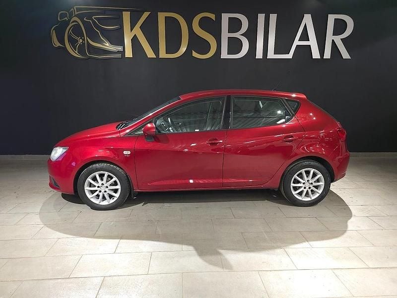 Röd Begagnad 2013 Seat Ibiza Style Halvkombi | 89 500 kr (Marknadspris) - Bild 1/4