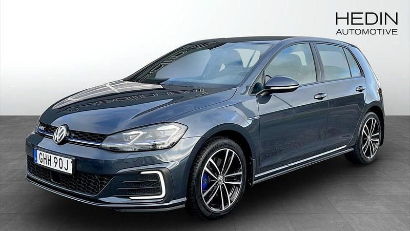 Mörkgrå (grey) Begagnad 2020 VW Golf VIII GTE Halvkombi | 214 900 kr (Bra pris) - Bild 1/4