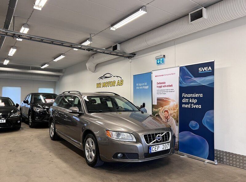 Grå Begagnad 2011 Volvo V70 Momentum Kombi | 89 900 kr (Bra pris) - Bild 1/4