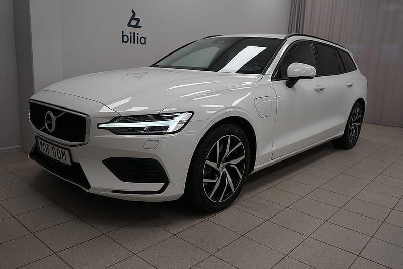 Vit Begagnad 2020 Volvo V60 Momentum Kombi | 309 900 kr (Marknadspris) - Bild 1/3