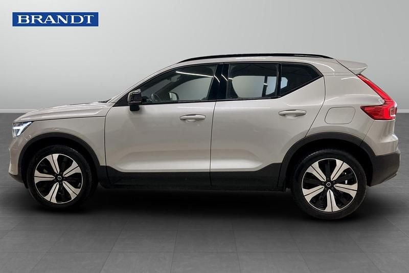 Begagnad Volvo XC40 Single Motor 175 kW (238 HK) 2023 Silver SUV