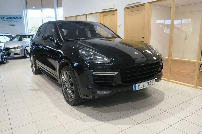 Begagnad Porsche Cayenne GTS Sport 441 HK (324 kW) 2017 Svart SUV