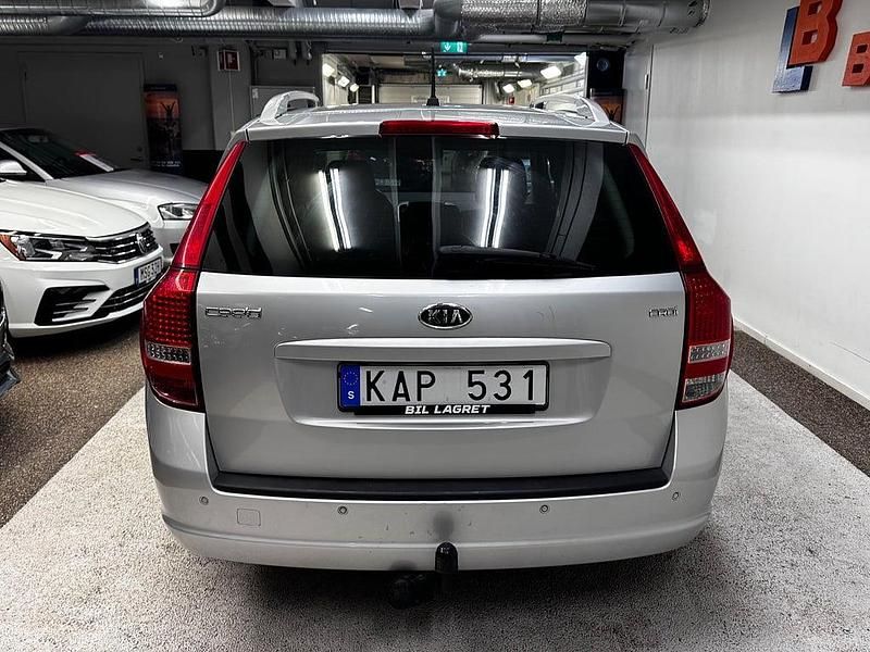 Begagnad Kia Ceed Sportswagon EX 116 HK (85 kW) 2009 Silver Kombi