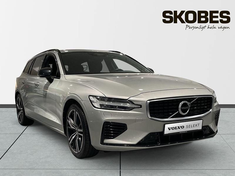 Vit Begagnad 2020 Volvo V60 R-Design Kombi | 369 900 kr (Marknadspris) - Bild 1/3