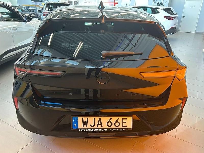 Begagnad Opel Astra 131 HK (96 kW) 2024 Svart Halvkombi