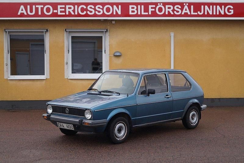 Ljusblå Begagnad 1981 VW Golf I Halvkombi | 29 800 kr - Bild 1/4