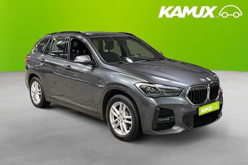 Silver/grå Begagnad 2020 BMW X1 SUV | 198 900 kr (Lite dyr) - Bild 1/4