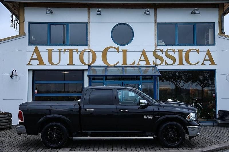 Begagnad RAM 1500 394 HK (289 kW) 2018 Svart Pickup