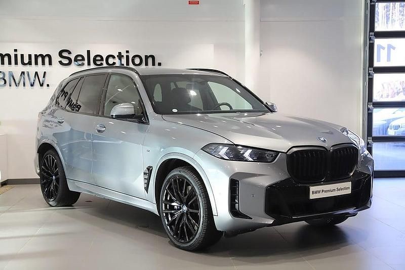Begagnad BMW X5 M Sport 497 HK (365 kW) 2023 Grå SUV