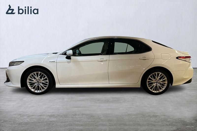 Begagnad Toyota Camry Hybrid Executive 220 HK (161 kW) 2019 Vit Sedan