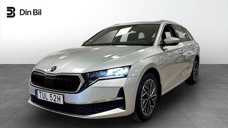 Silver Begagnad 2024 Skoda Octavia Selection Kombi | 309 900 kr (Marknadspris) - Bild 1/4