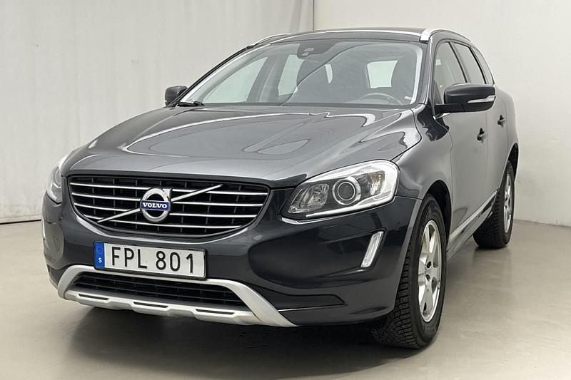 Grå Begagnad 2015 Volvo XC60 Summum SUV | 139 000 kr (Superpris) - Bild 1/4