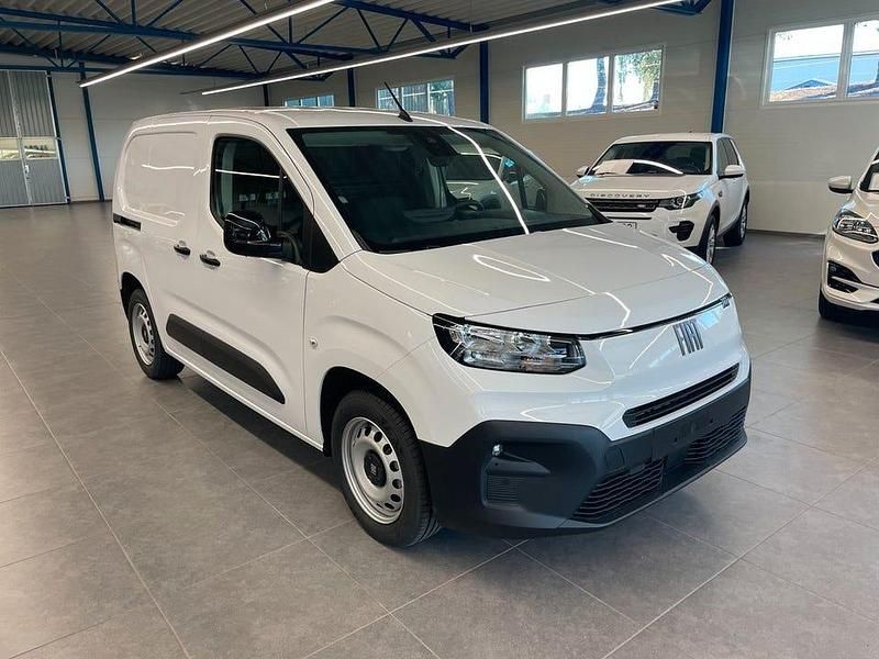 Ny Fiat Doblò 131 HK (96 kW) 2025 Vit Minibuss