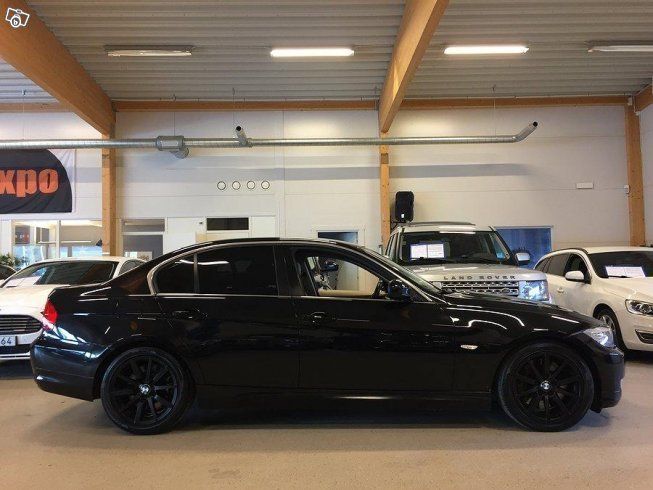 Begagnad BMW 330 Comfort Edition 245 HK (180 kW) 2009 Svart Sedan