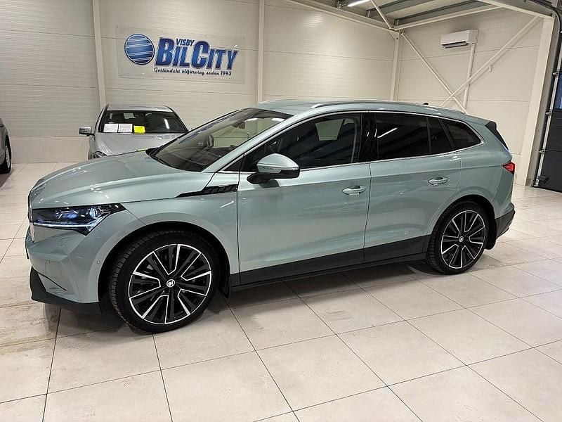 Silver Begagnad 2023 Skoda Enyaq iV SUV | 399 900 kr (Bra pris) - Bild 1/4