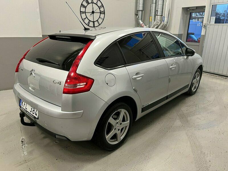 Begagnad Citroën C4 109 HK (80 kW) 2009 Silver Halvkombi