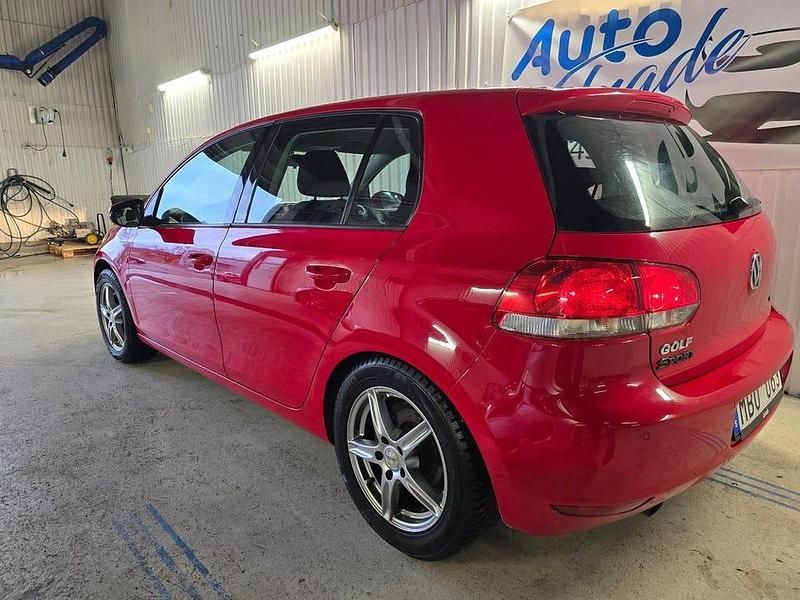 Begagnad VW Golf VII 105 HK (77 kW) 2011 Röd Halvkombi