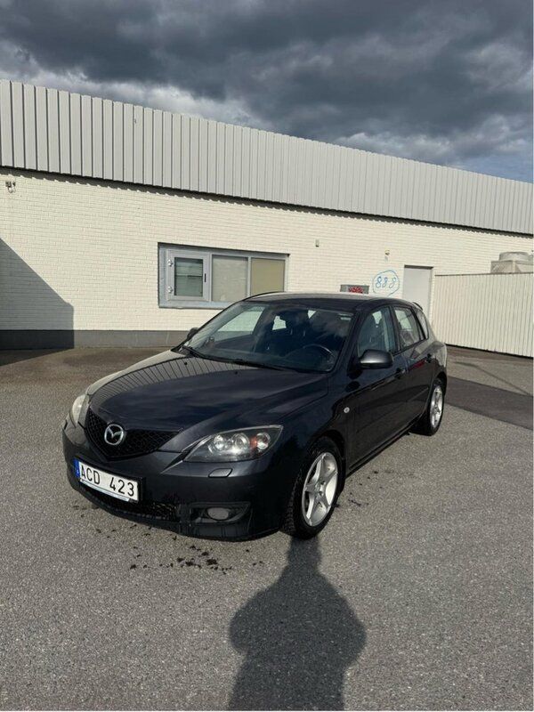 Grå Begagnad 2008 Mazda 3 Inclusive Halvkombi | 26 000 kr (Lite dyr) - Bild 1/4
