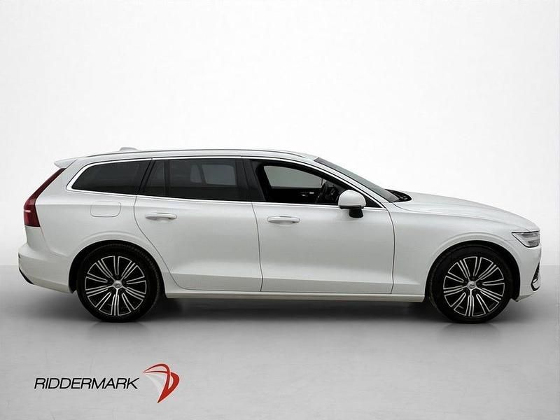 Begagnad Volvo V60 Inscription 350 HK (257 kW) 2022 Vit Kombi