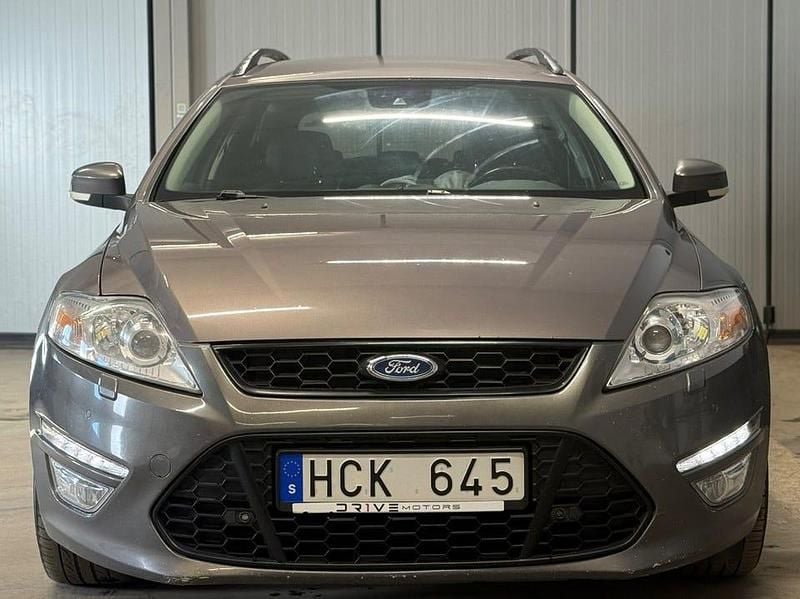 Begagnad Ford Mondeo Titanium 200 HK (147 kW) 2011 Brun Kombi