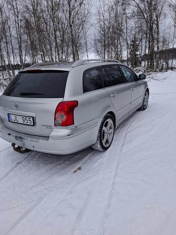 Begagnad Toyota Avensis 177 HK (130 kW) 2007 Kombi