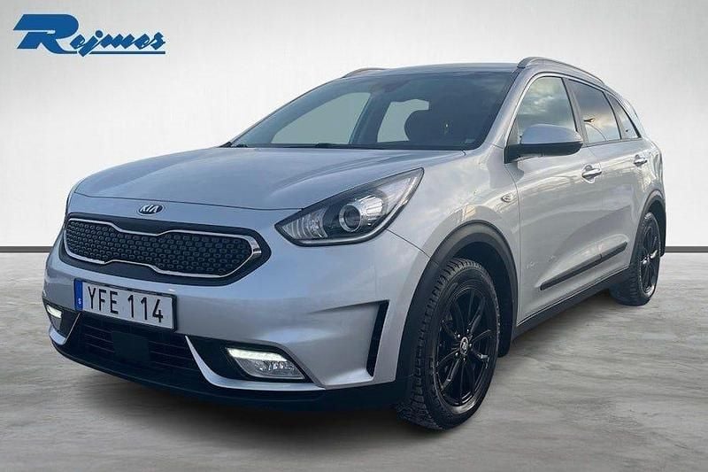 Begagnad Kia Niro Advance 105 HK (77 kW) 2016 Silver SUV