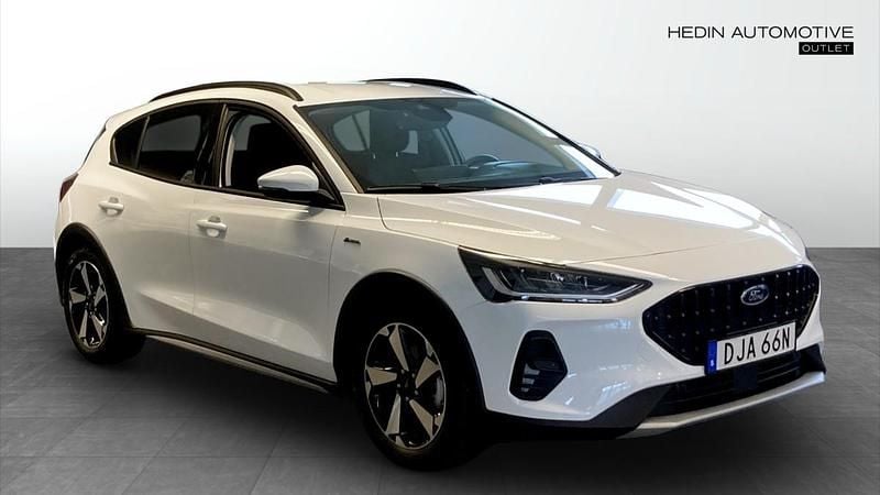 Begagnad 2024 Ford Focus Active Halvkombi | 202 900 kr (Superpris) - Bild 1/4