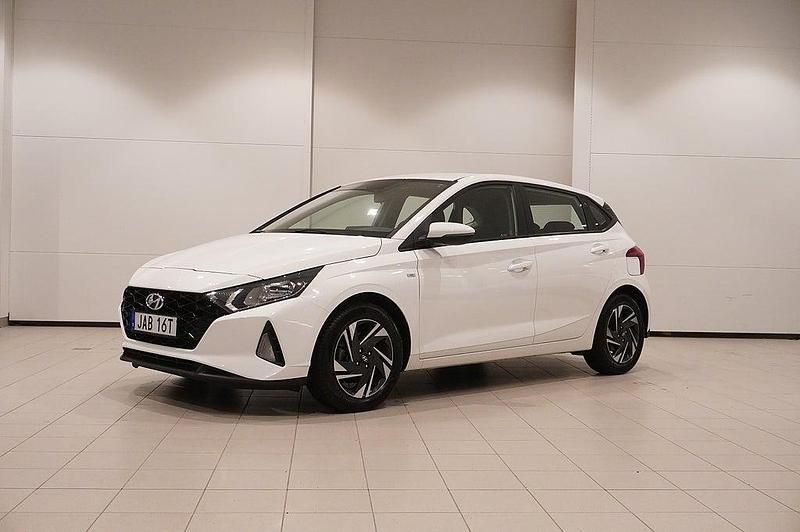 Atlas white Begagnad 2022 Hyundai i20 Essential Halvkombi | 194 800 kr (Dyr) - Bild 1/4