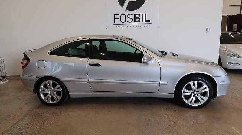 Begagnad Mercedes 180 143 HK (105 kW) 2007 Silver Sedan