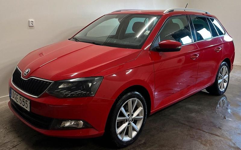Röd Begagnad 2015 Skoda Fabia Elegance Kombi | 74 900 kr (Bra pris) - Bild 1/4