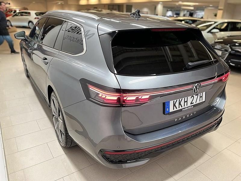 Begagnad VW Passat R-line 177 HK (130 kW) 2025 Diabase grey metallic Kombi