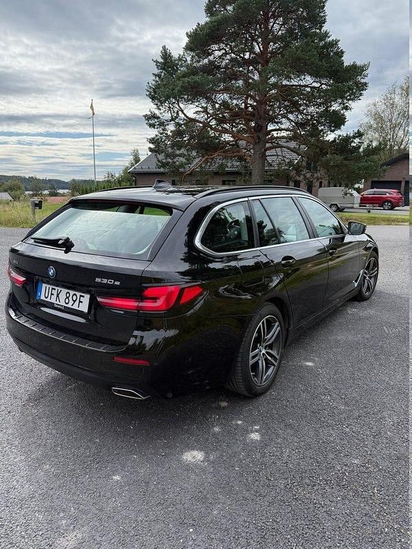 Begagnad BMW 530 292 HK (214 kW) 2024 Svart Kombi