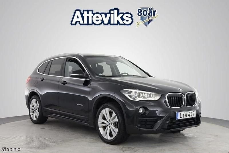 Svart Begagnad 2017 BMW X1 Sport Line SUV | 209 900 kr (Marknadspris) - Bild 1/3