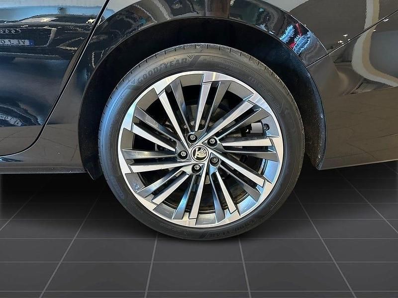 Begagnad Skoda Superb LAURIN & KLEMENT 150 HK (110 kW) 2024 Ebony black metallic