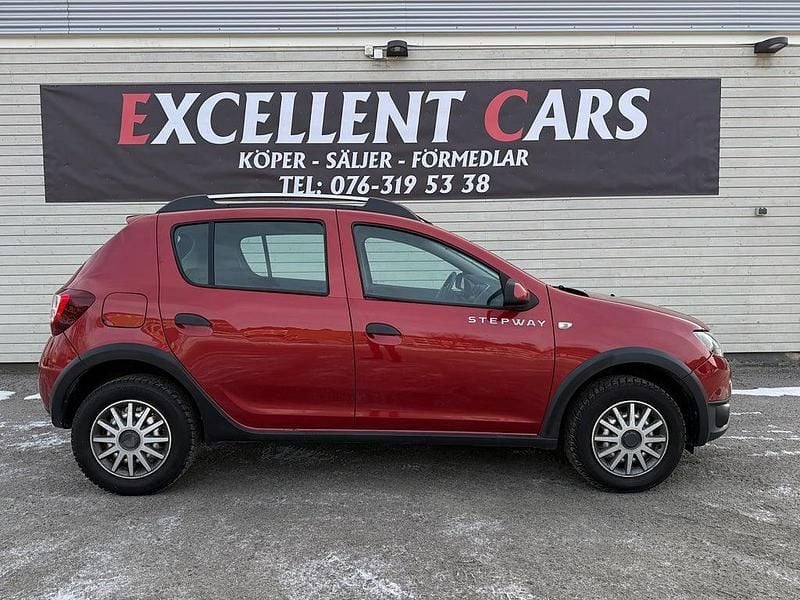 Begagnad Dacia Sandero Stepway 90 HK (66 kW) 2013 Röd Kombi
