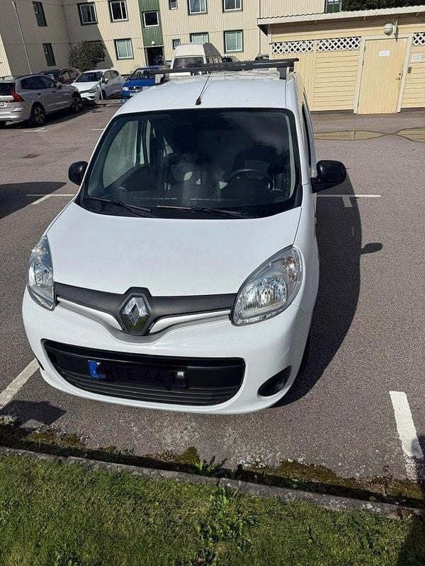 Vit Begagnad 2017 Renault Kangoo Minibuss | 83 000 kr (Marknadspris) - Bild 1/4