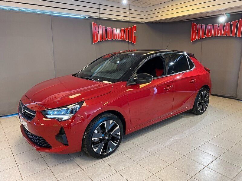 Röd Begagnad 2022 Opel Corsa-e Design & Tech Halvkombi | 299 000 kr - Bild 1/4