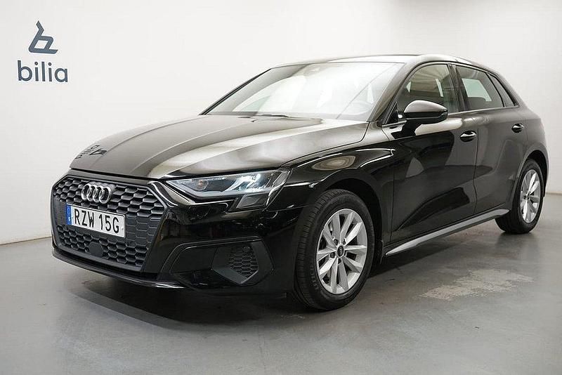 Svart Begagnad 2020 Audi A3 Sportback Comfort Halvkombi | 219 900 kr (Lite dyr) - Bild 1/4