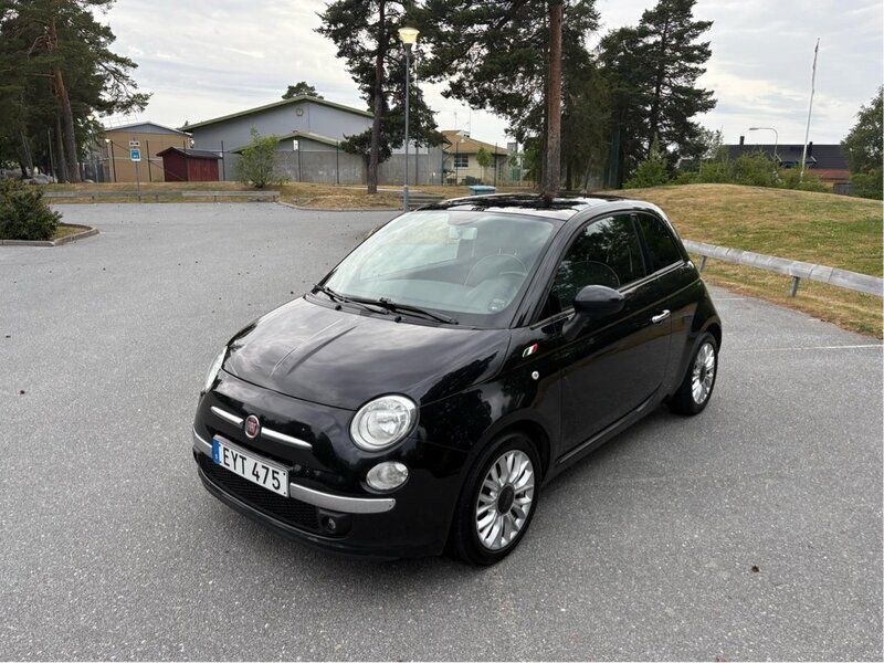 Svart Begagnad 2015 Fiat 500 Lounge Halvkombi | 60 000 kr (Bra pris) - Bild 1/4