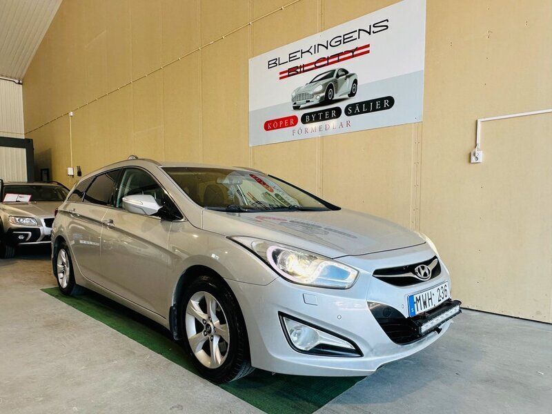 Silver Begagnad 2012 Hyundai i40 Kombi | 49 900 kr (Dyr) - Bild 1/4