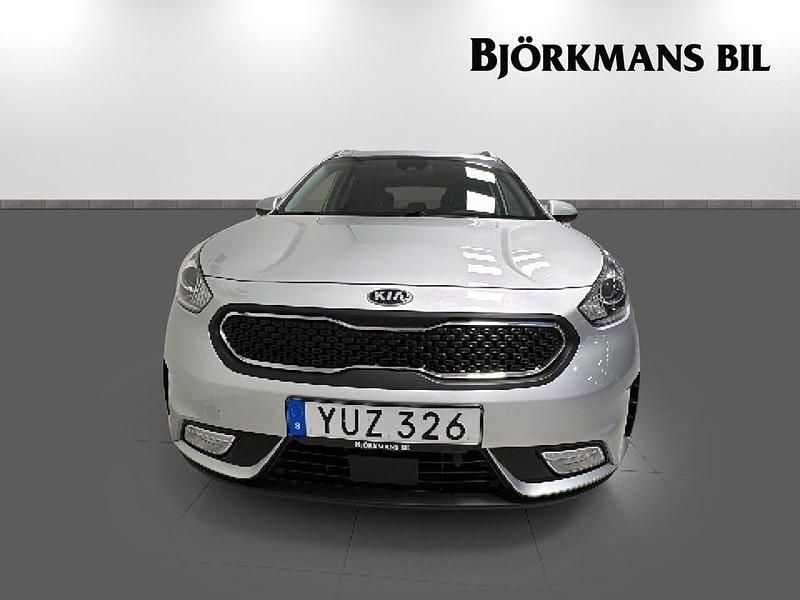 Begagnad Kia Niro Advance 141 HK (103 kW) 2017 /4ss/ silky silver SUV
