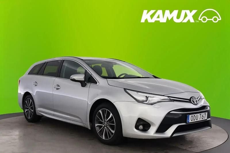 Silver/grå Begagnad 2016 Toyota Avensis Active Kombi | 149 800 kr (Lite dyr) - Bild 1/4