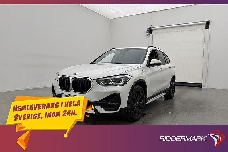 Vit Begagnad 2020 BMW X1 Sport Line SUV | 259 800 kr (Marknadspris) - Bild 1/3