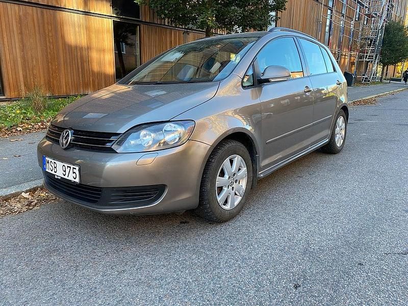 Begagnad VW Golf VII 105 HK (77 kW) 2011 Brun Halvkombi