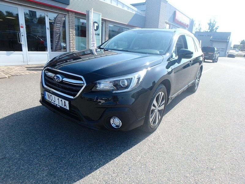 Svart Begagnad 2019 Subaru Outback SUV | 289 500 kr (Marknadspris) - Bild 1/4