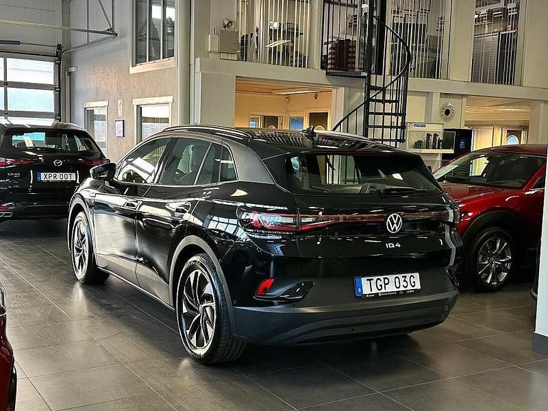 Begagnad VW ID.4 Pro Performance 150 kW (204 HK) 2023 Svart SUV