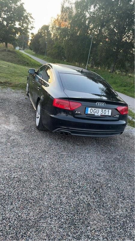Svart Begagnad 2016 Audi A5 Sportback Halvkombi | 185 000 kr (Bra pris) - Bild 1/4